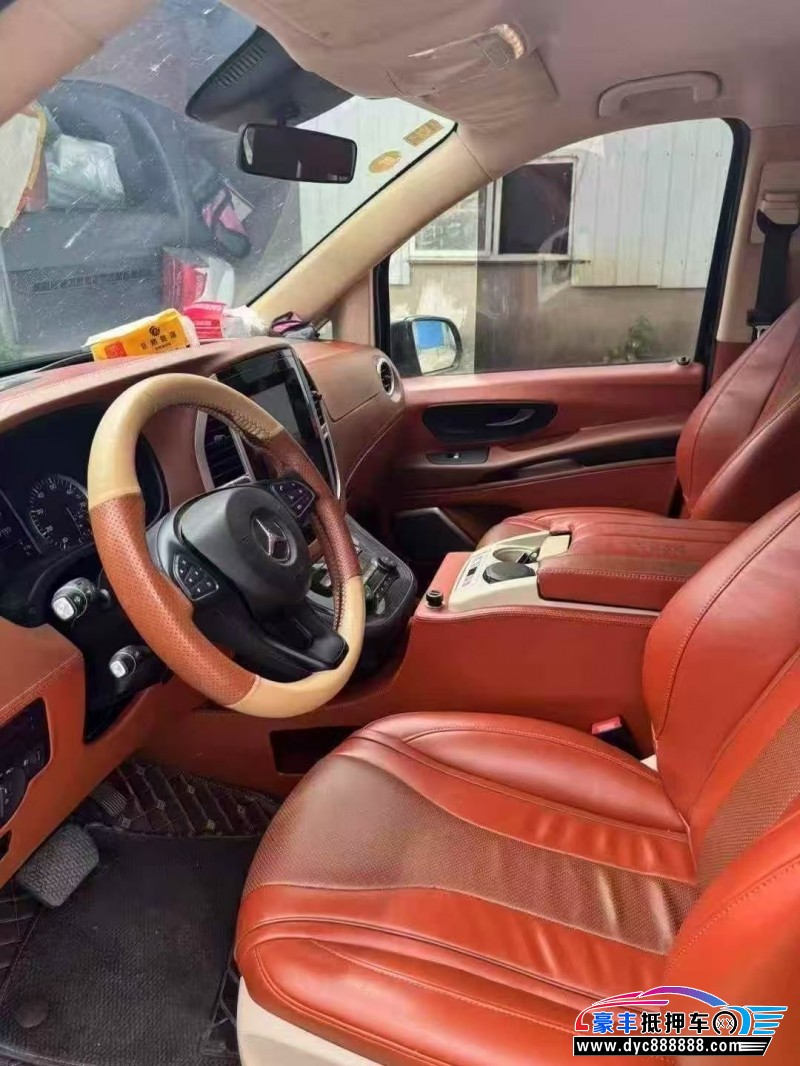 19年奔驰威霆轿车抵押车出售