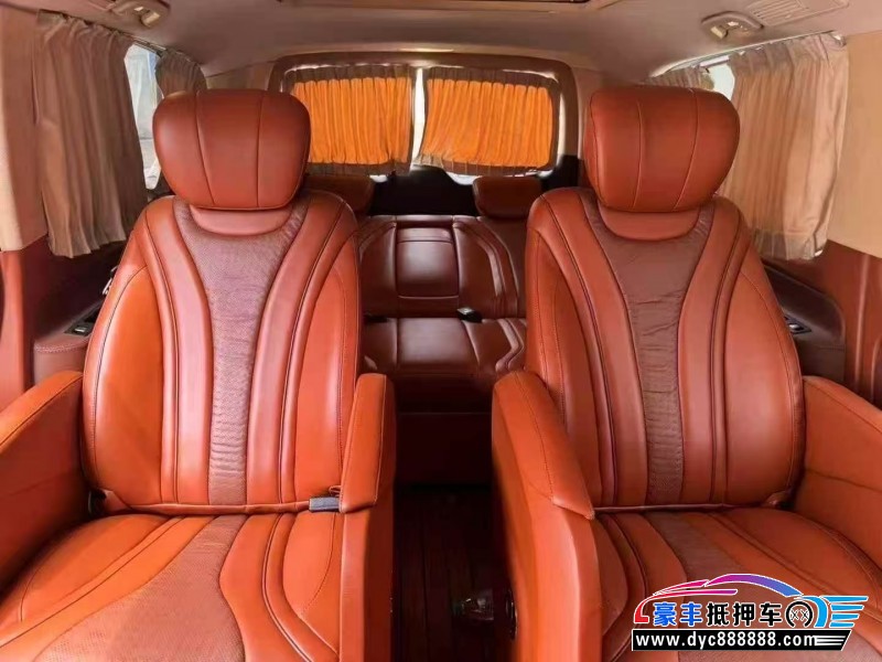 19年奔驰威霆轿车抵押车出售