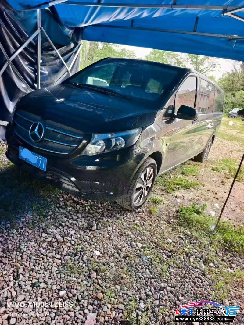 23年奔驰威霆轿车抵押车出售