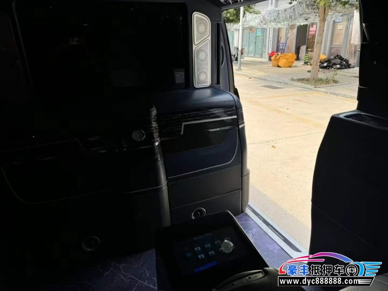 20年奔驰威霆轿车抵押车出售