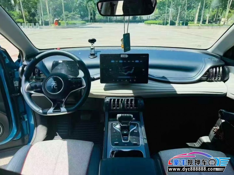 22年比亚迪元轿车抵押车出售