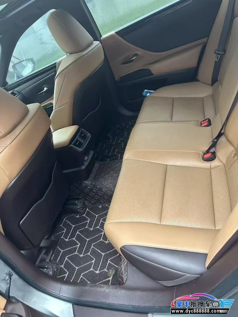 21年雷克萨斯ES轿车抵押车出售