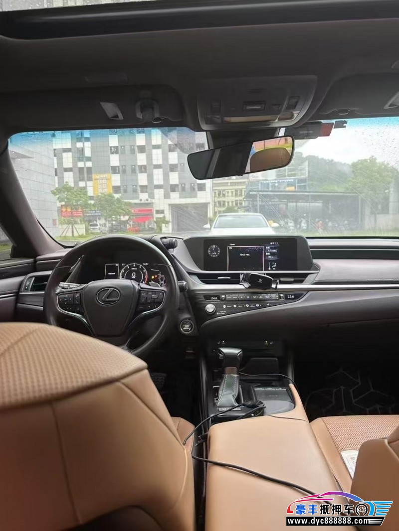 21年雷克萨斯ES轿车抵押车出售