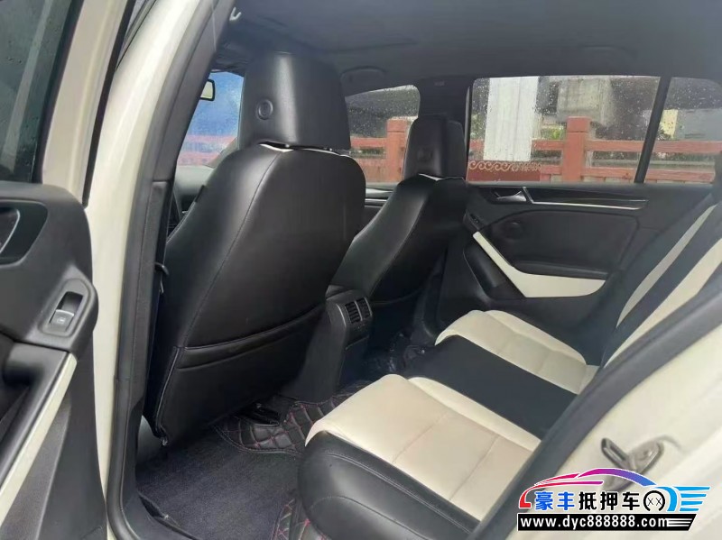 11年大众高尔夫轿车抵押车出售