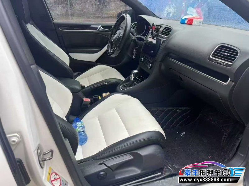 11年大众高尔夫轿车抵押车出售