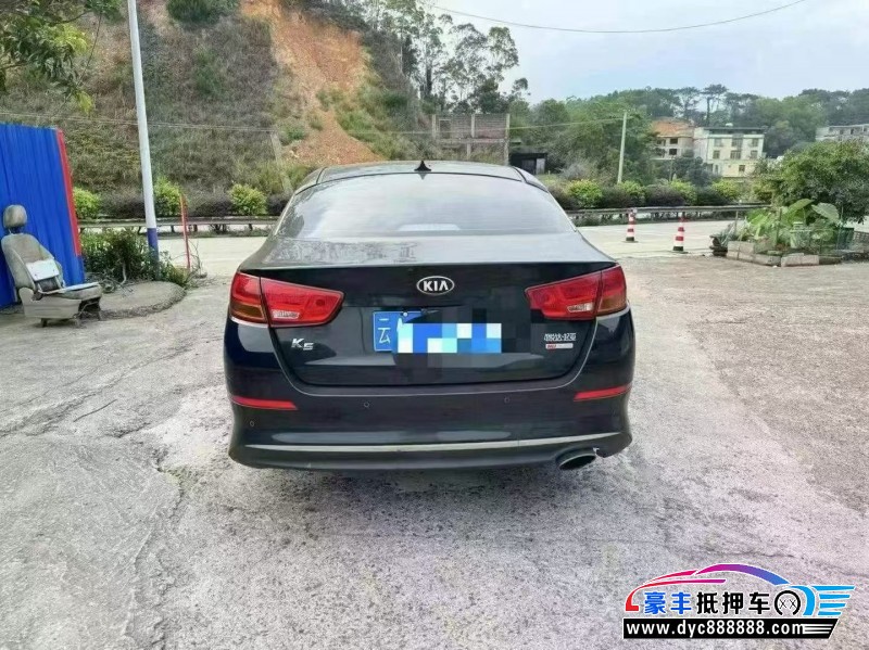 16年起亚K5轿车抵押车出售