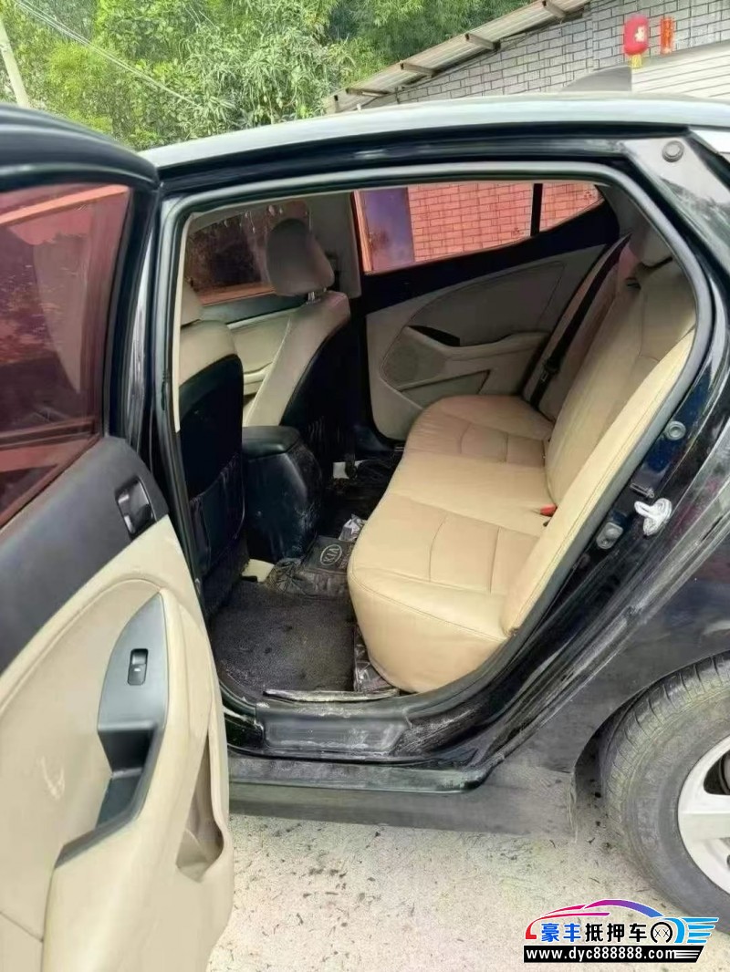 16年起亚K5轿车抵押车出售