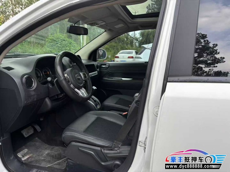 16年Jeep指南者轿车抵押车出售