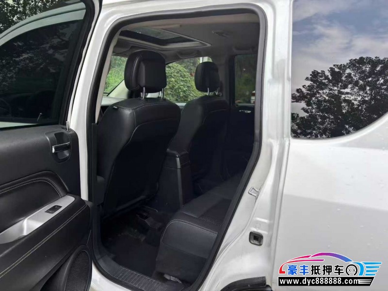 16年Jeep指南者轿车抵押车出售