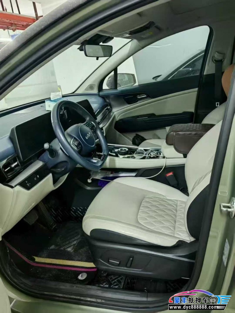 22年起亚狮铂拓界轿车抵押车出售