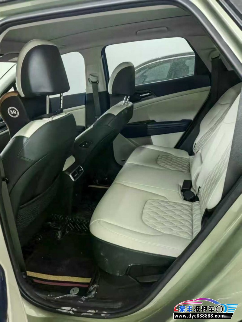 22年起亚狮铂拓界轿车抵押车出售