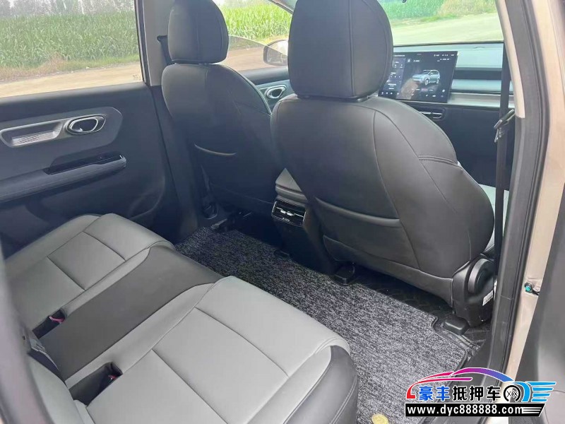 23年埃安Y70轿车抵押车出售