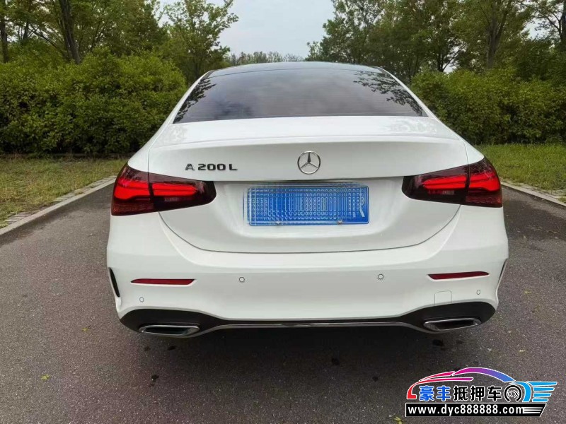 24年奔驰A轿车抵押车出售