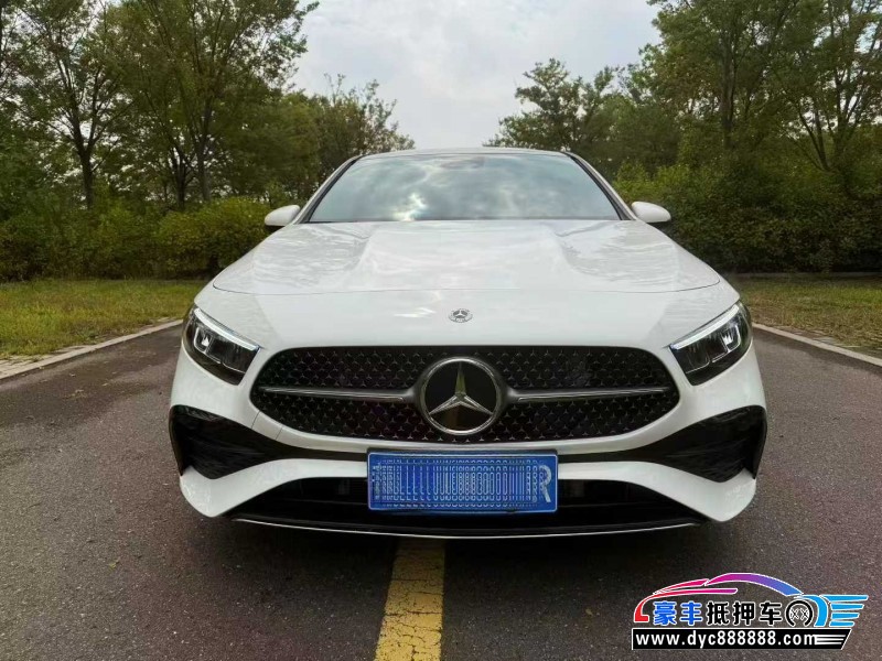 24年奔驰A轿车抵押车出售