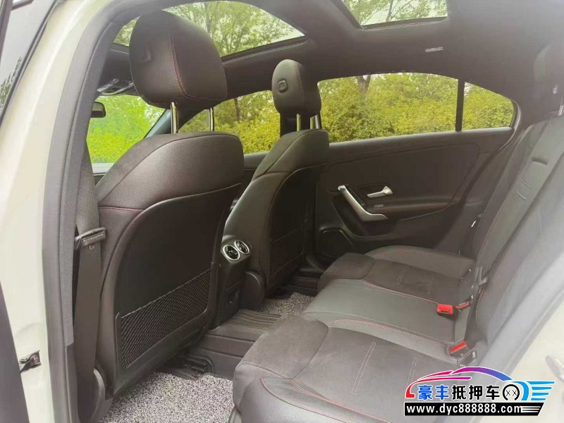 24年奔驰A轿车抵押车出售