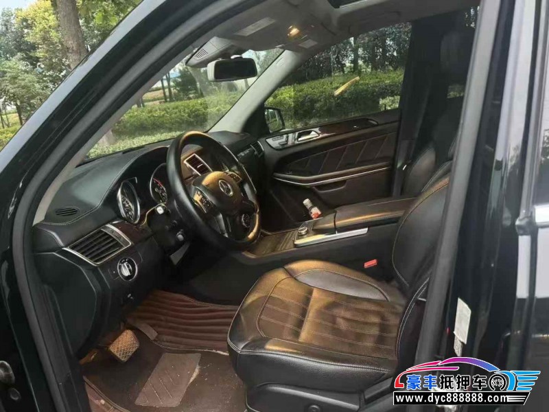 14年奔驰GL轿车抵押车出售