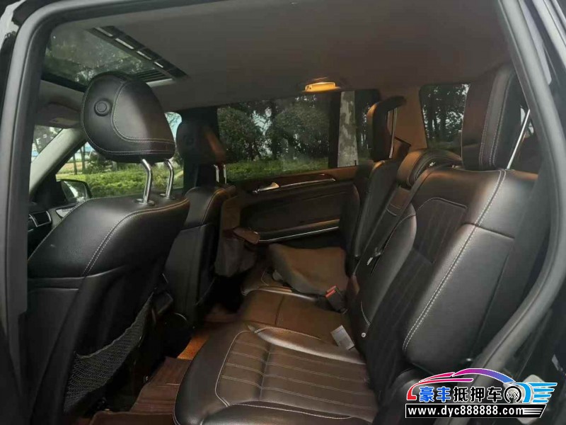 14年奔驰GL轿车抵押车出售