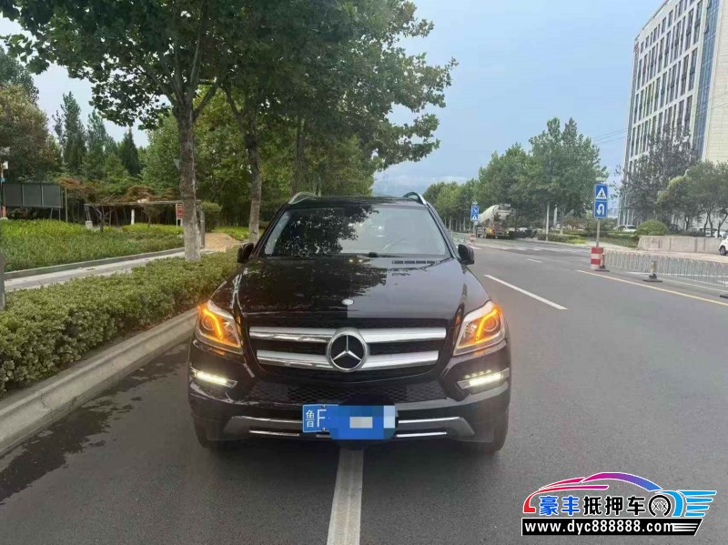 14年奔驰GL轿车抵押车出售
