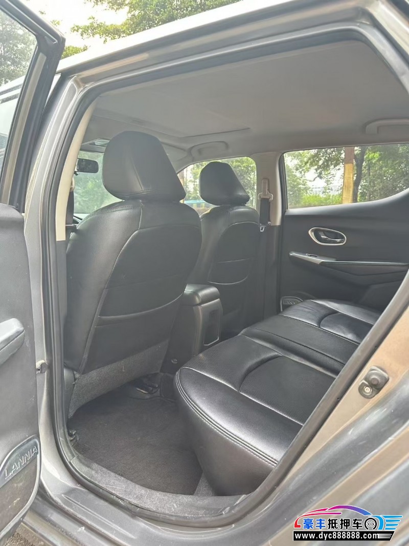 16年日产蓝鸟轿车抵押车出售