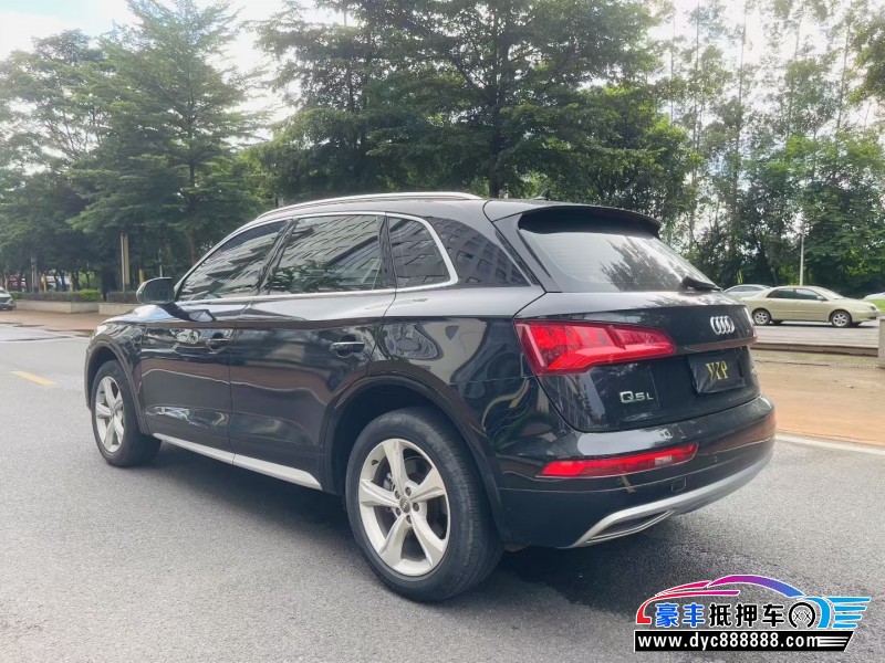 19年奥迪Q5轿车抵押车出售