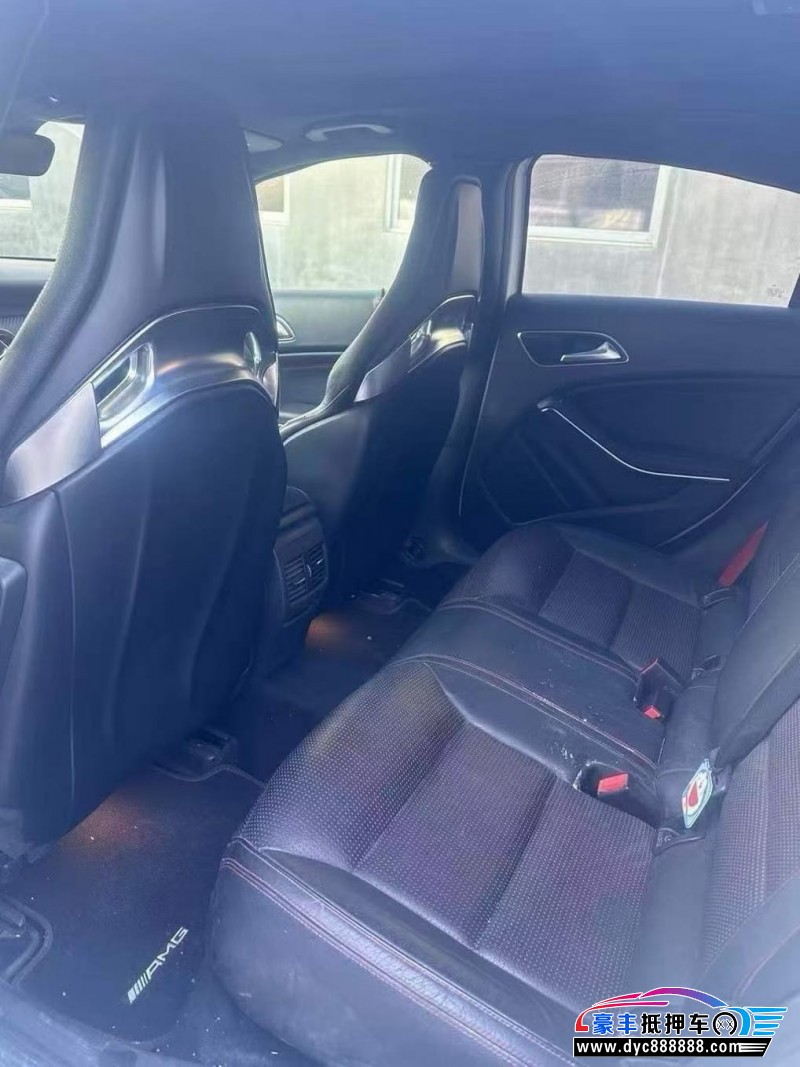 16年奔驰A轿车抵押车出售