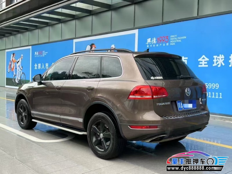 13年大众途锐轿车抵押车出售