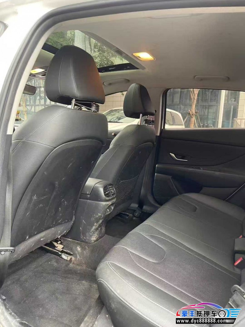 24年现代伊兰特轿车抵押车出售