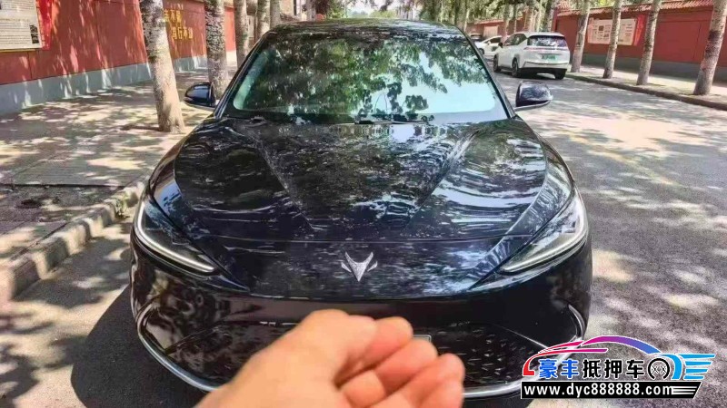 22年极狐阿尔法S轿车抵押车出售