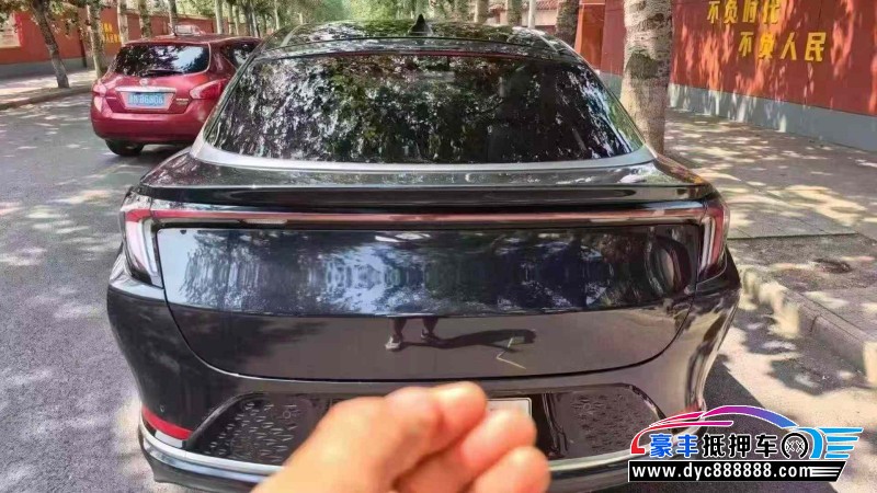 22年极狐阿尔法S轿车抵押车出售