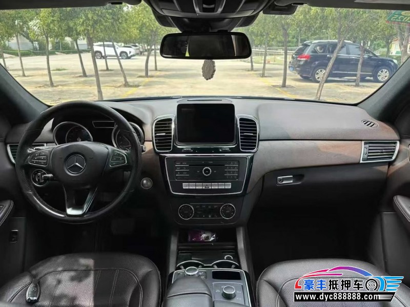 17年奔驰GLE轿车抵押车出售