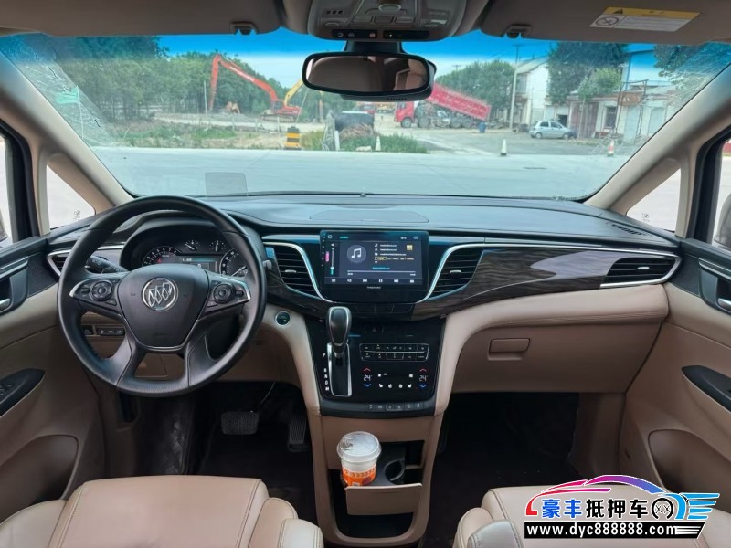 17年别克GL8轿车抵押车出售