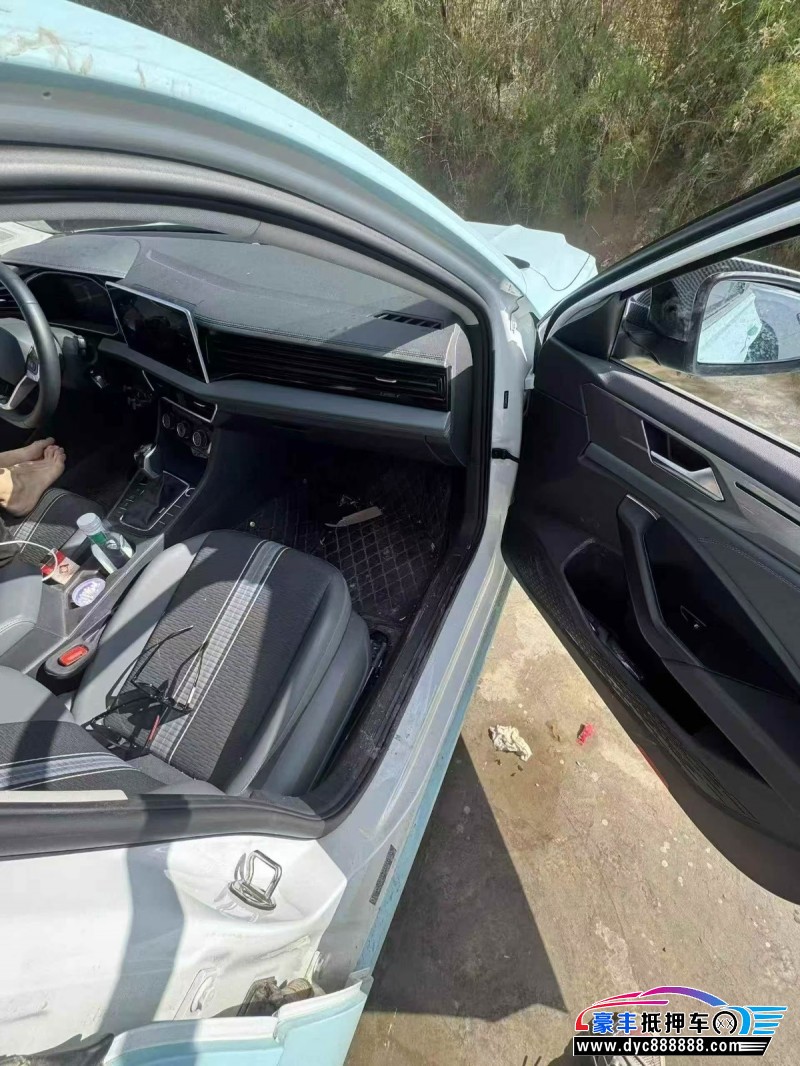 25年大众速腾轿车抵押车出售