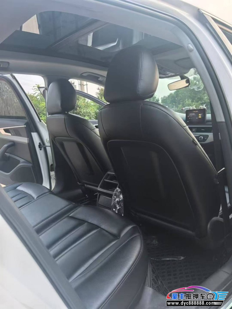 19年奥迪A4轿车抵押车出售