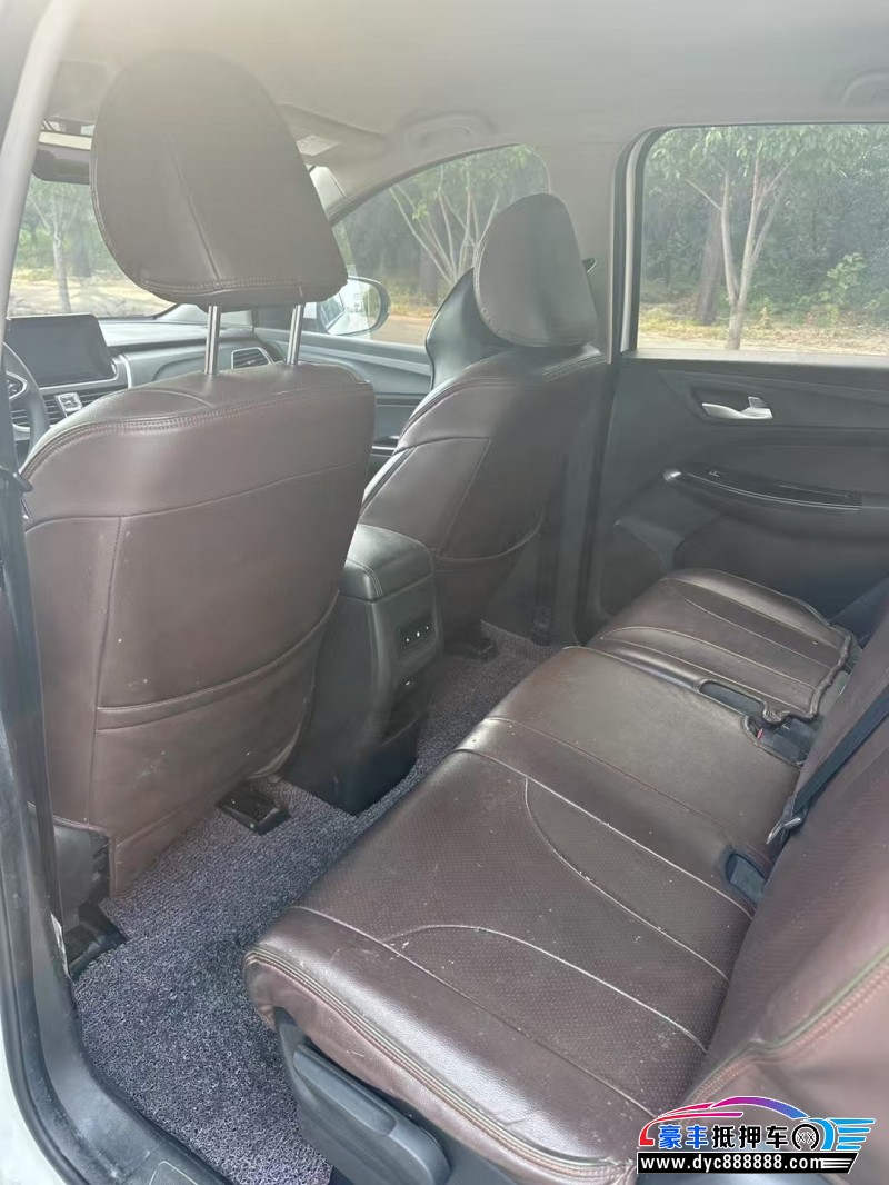 19年宝骏730轿车抵押车出售