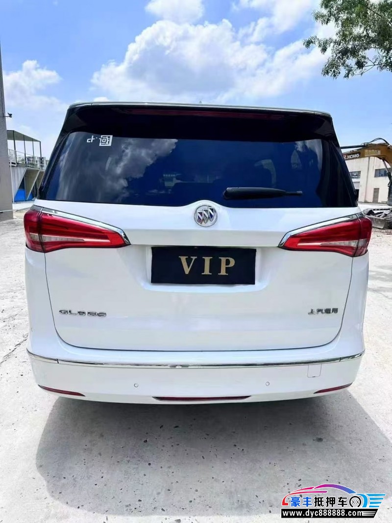 17年别克GL8轿车抵押车出售