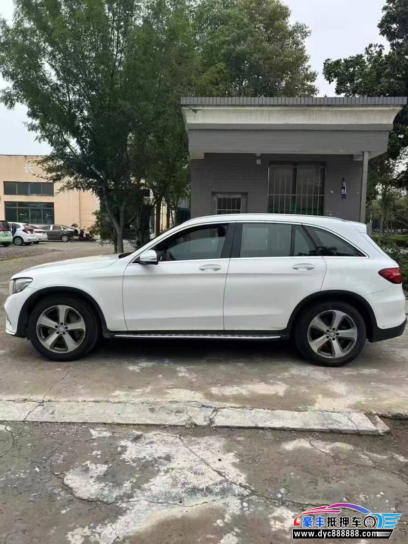 17年奔驰GLC轿车抵押车出售