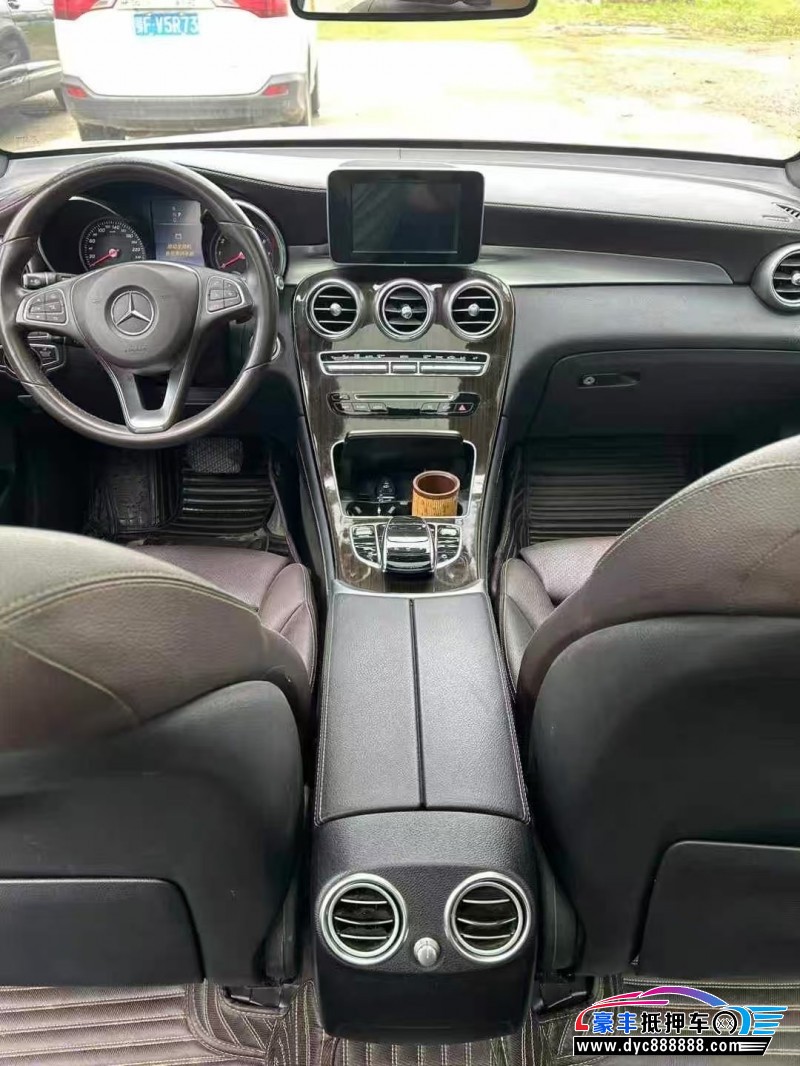 17年奔驰GLC轿车抵押车出售