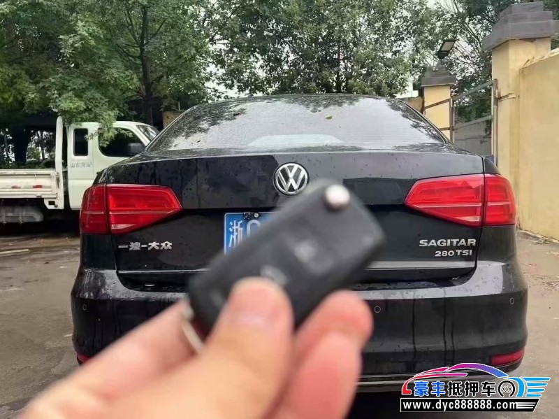 17年大众速腾轿车抵押车出售