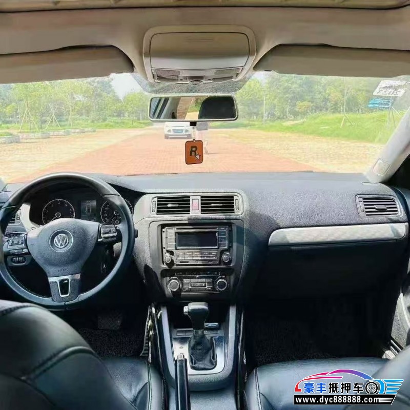 13年大众速腾轿车抵押车出售