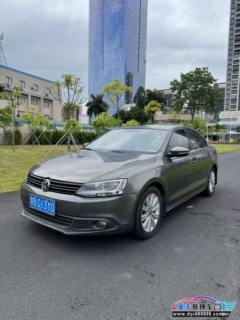 14年大众速腾轿车抵押车出售