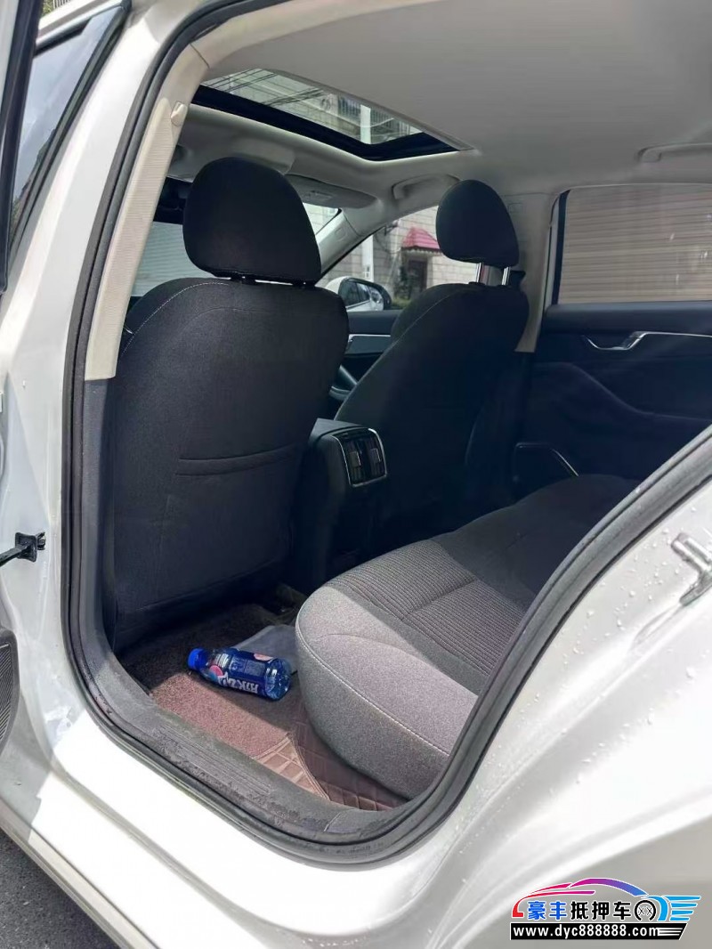 23年奔腾B70轿车抵押车出售