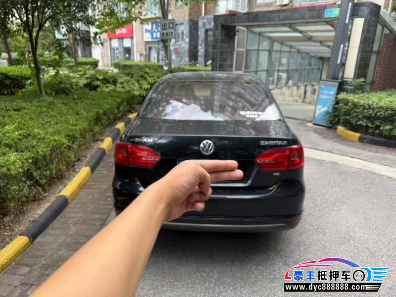 15年大众速腾轿车抵押车出售