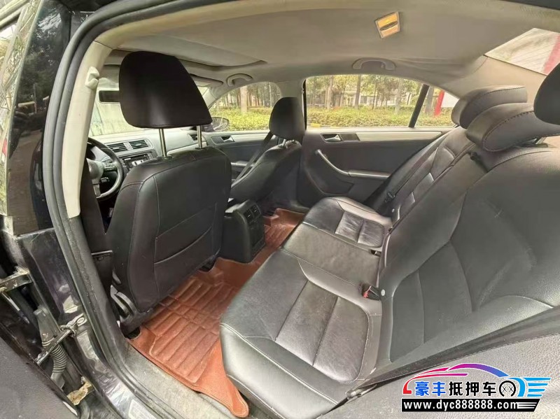 15年大众速腾轿车抵押车出售