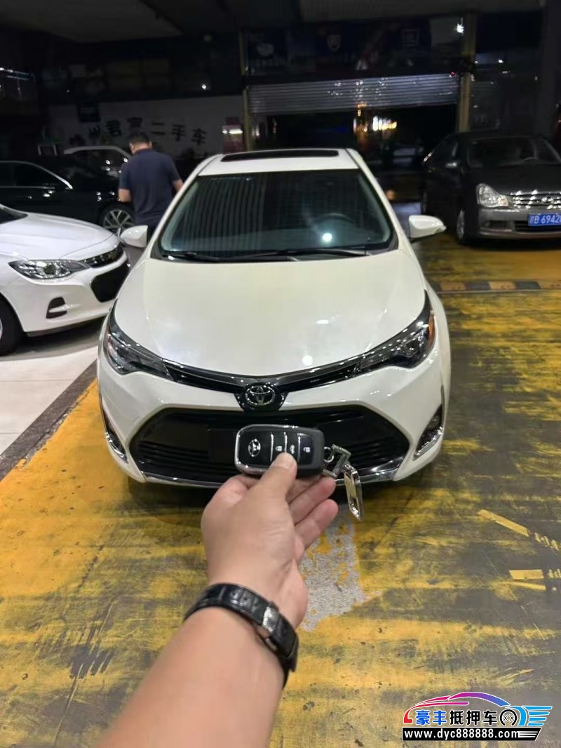 17年丰田雷凌轿车抵押车出售