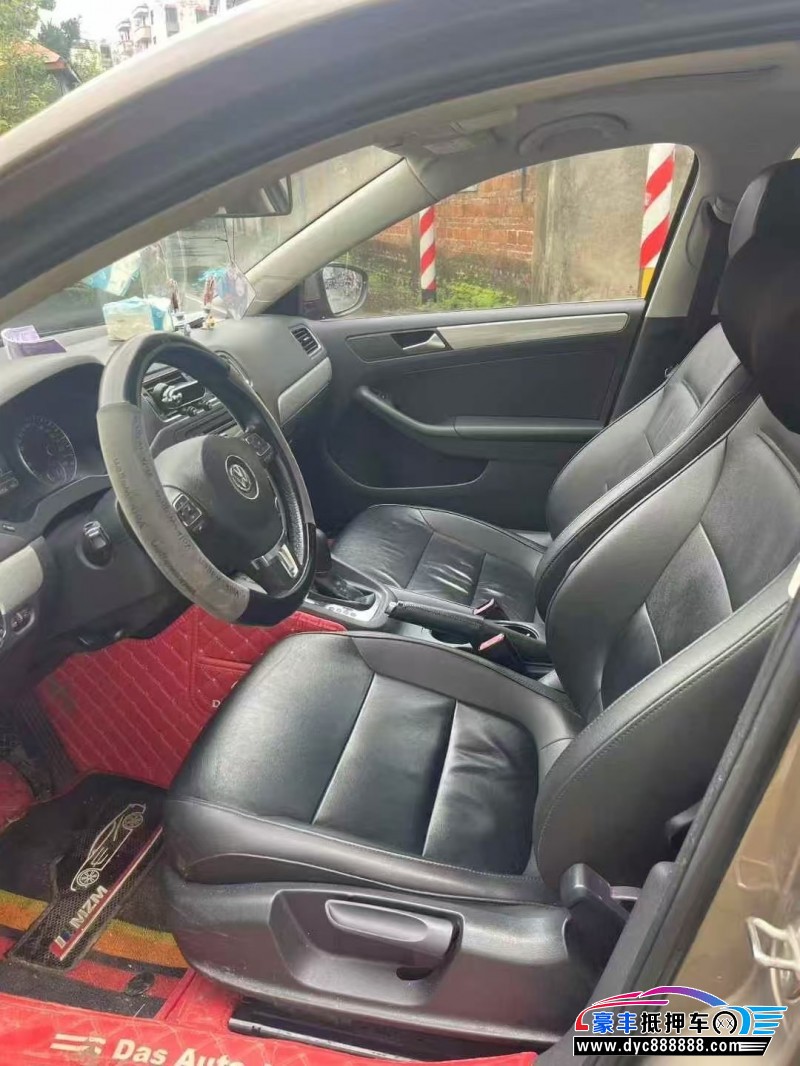 15年大众速腾轿车抵押车出售