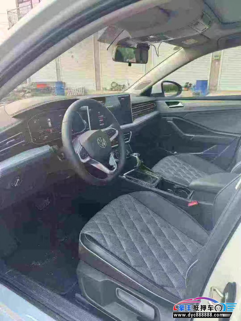 25年大众速腾轿车抵押车出售