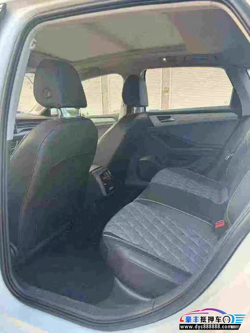 25年大众速腾轿车抵押车出售