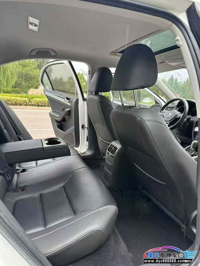 19年大众速腾轿车抵押车出售