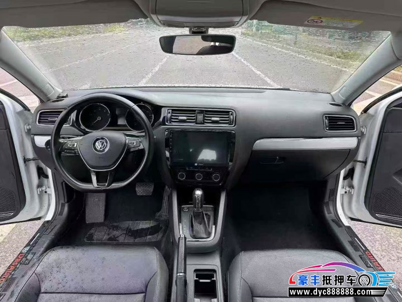 19年大众速腾轿车抵押车出售