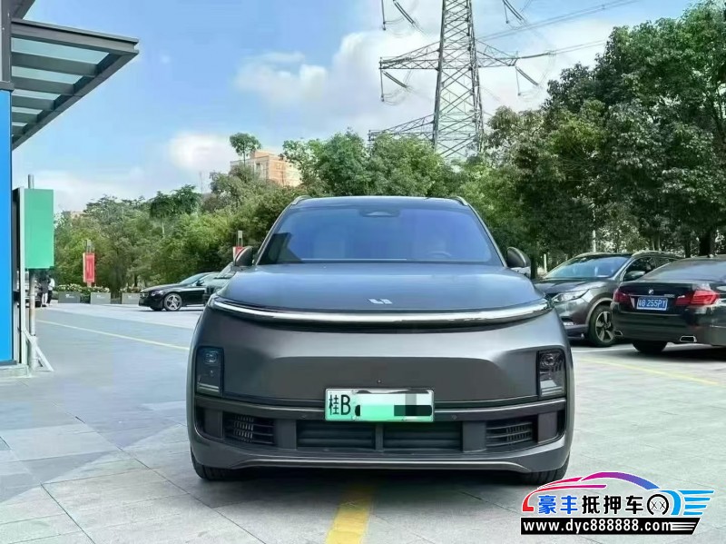 23年理想L8轿车抵押车出售